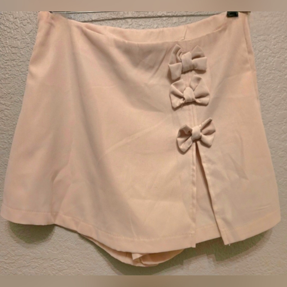 Cream Skort with Bow Accents